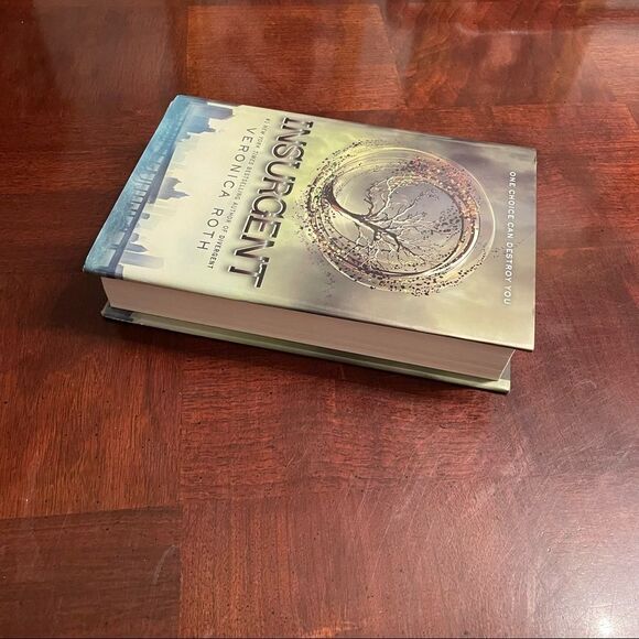 Insurgent Book by Veronica Roth True First Edition - Picture 4 of 6